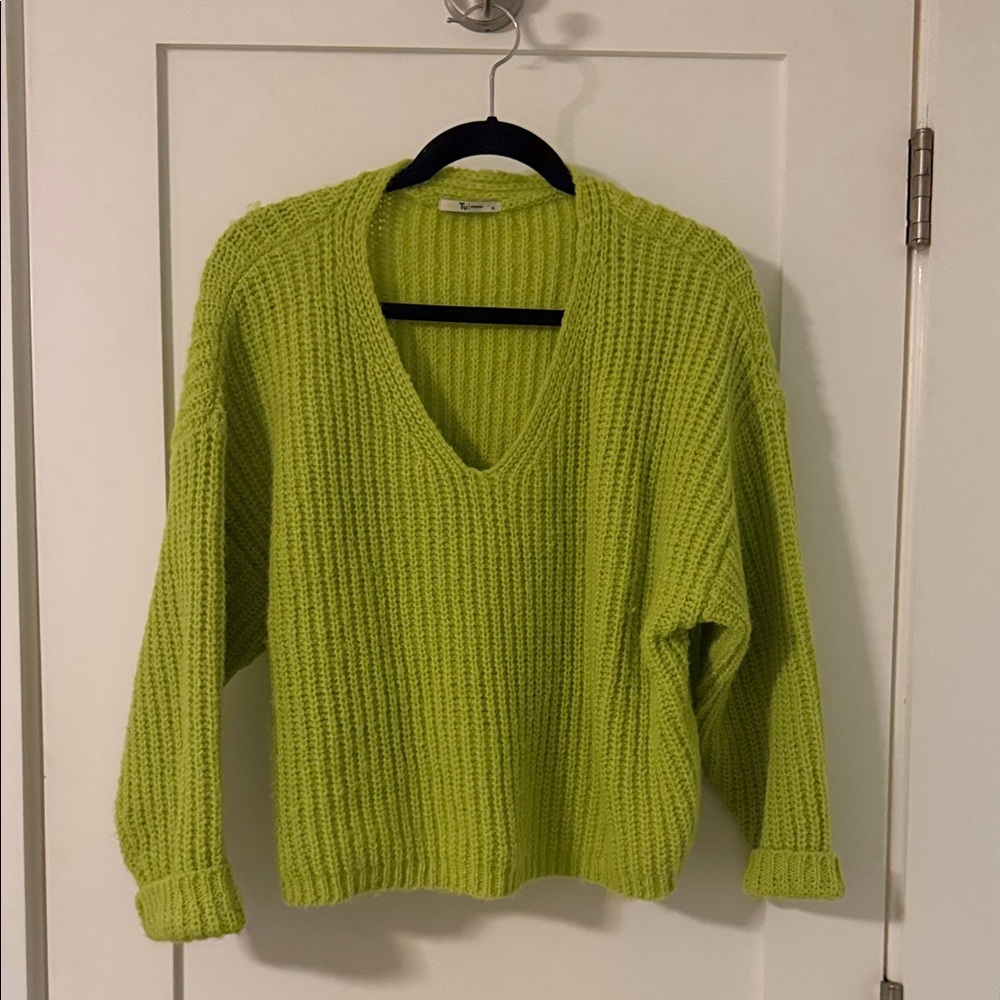 Vibrant Green V-Neck Sweater for Women